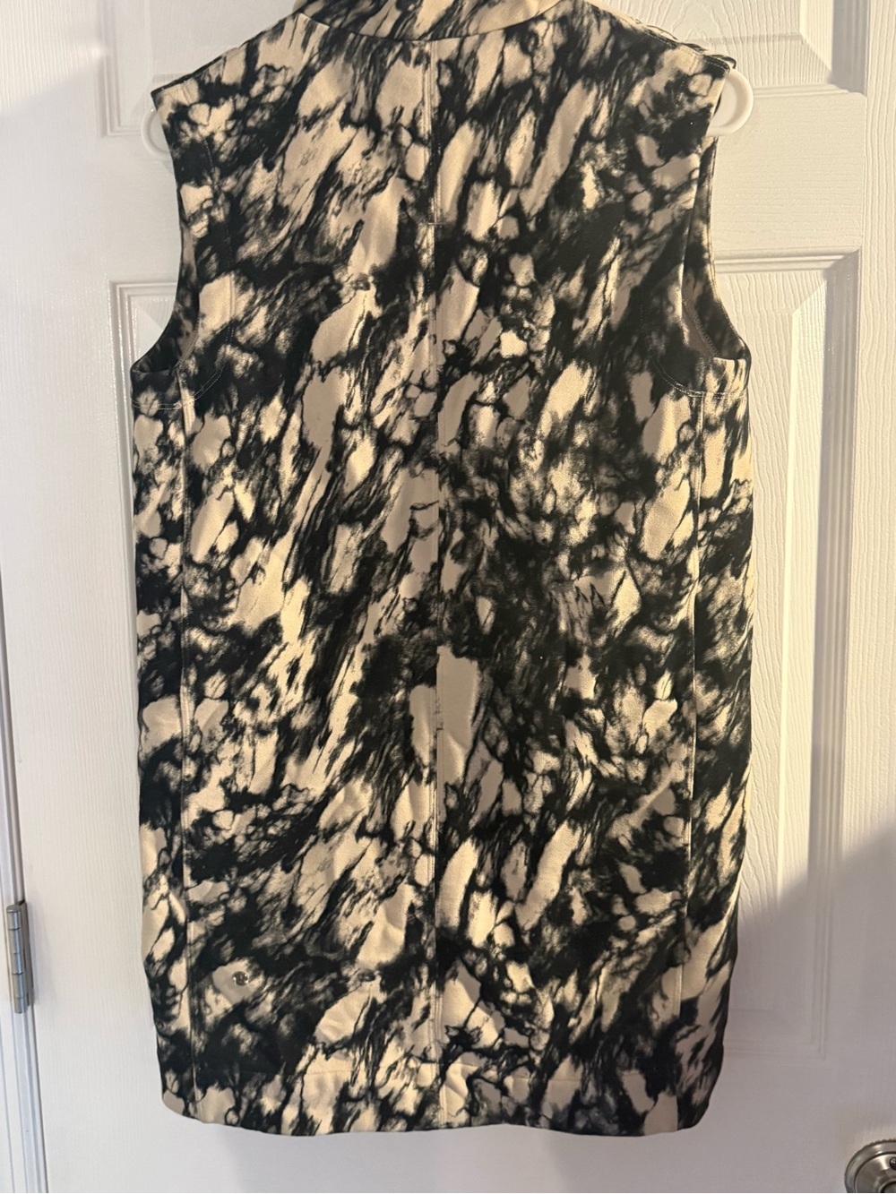 Lululemon Vest/ Marble-Print Women's Top in Black & Cream